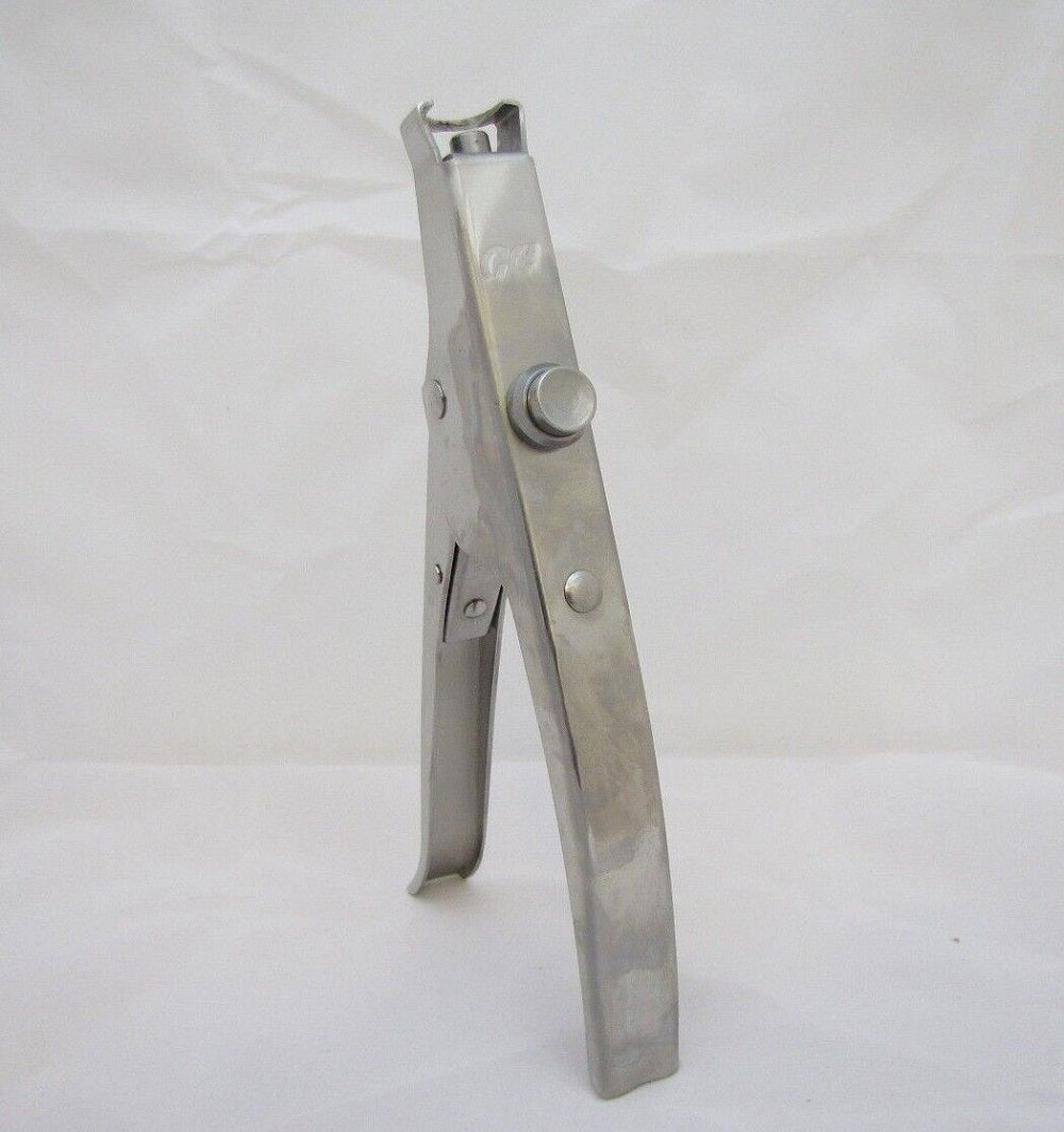 GC Capsule Applier III dispensing mechanism close-up for dental use
